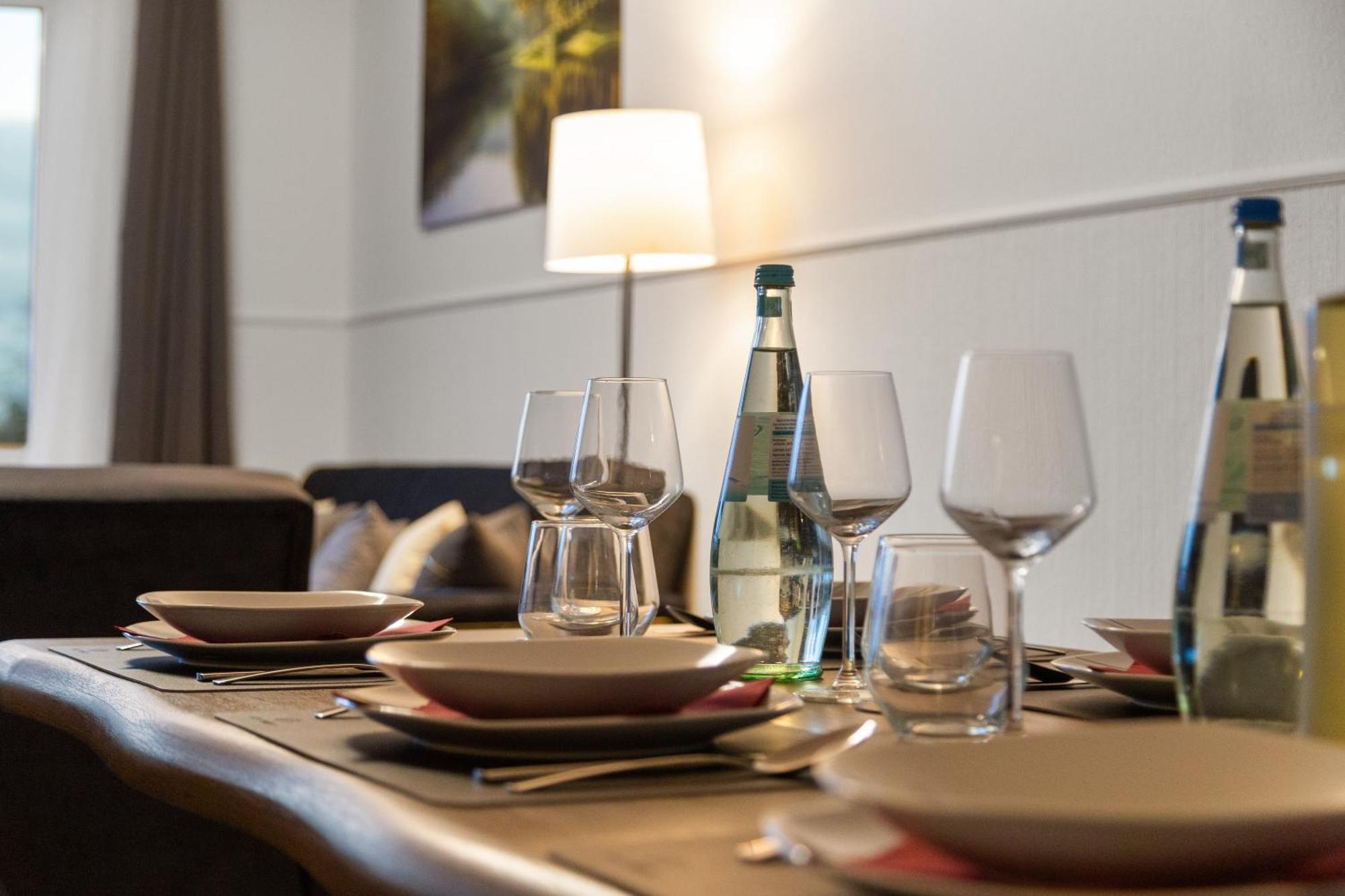 Vinful: Premium-Apartment Mit Balkon Und Parkplatz Mülheim an der Ruhr Buitenkant foto